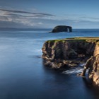 Fiorda Taing, Dore Holm